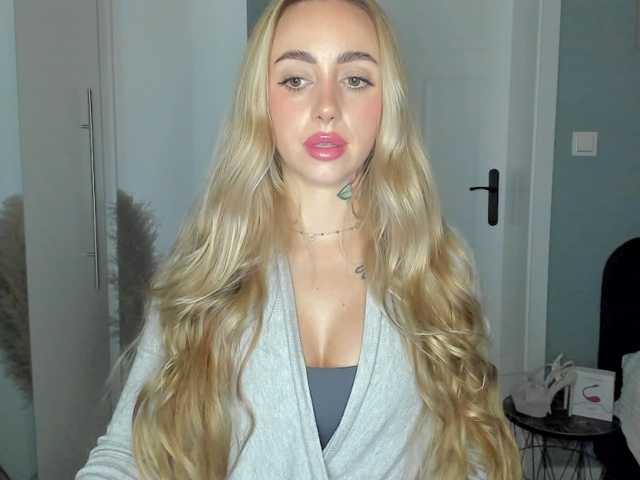SEXYcoralie live cam