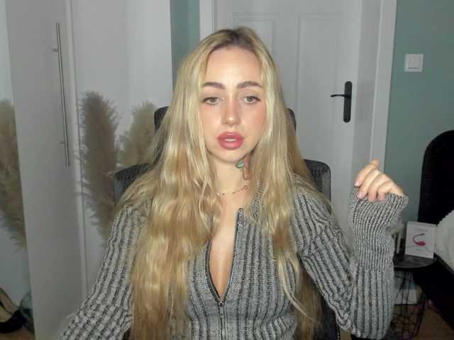 SEXYcoralie live cam on BongaCams
