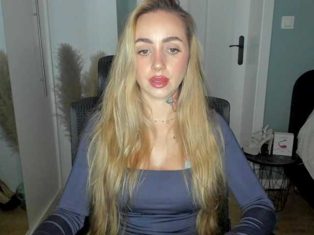 SEXYcoralie webcam