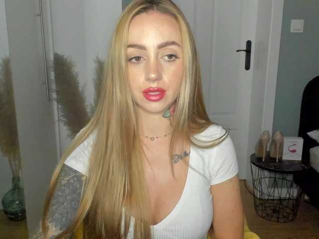 SEXYcoralie live cam on BongaCams