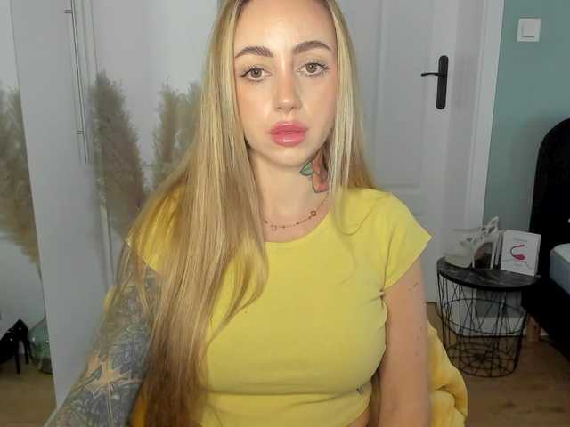 SEXYcoralie live webcam show