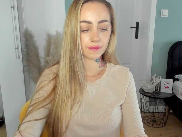SEXYcoralie live cam on BongaCams