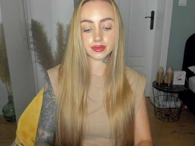 SEXYcoralie live cam on BongaCams