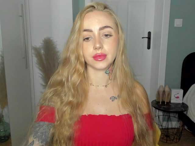 SEXYcoralie's BongaCams show and profile