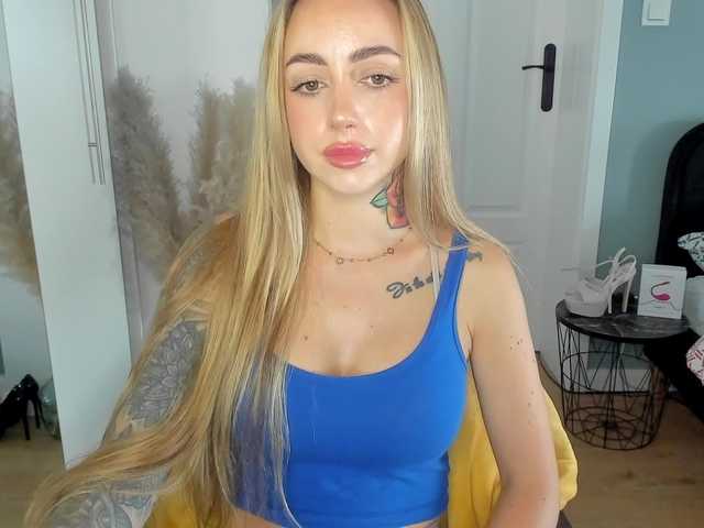 SEXYcoralie live cam on BongaCams