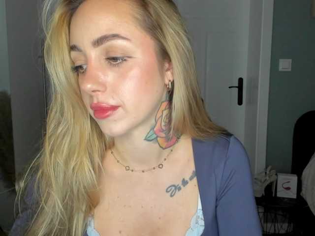 SEXYcoralie webcam