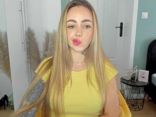 SEXYcoralie live webcam show