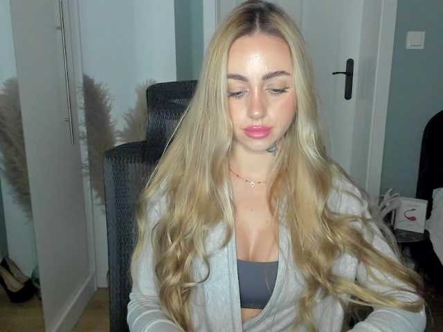 SEXYcoralie live cam