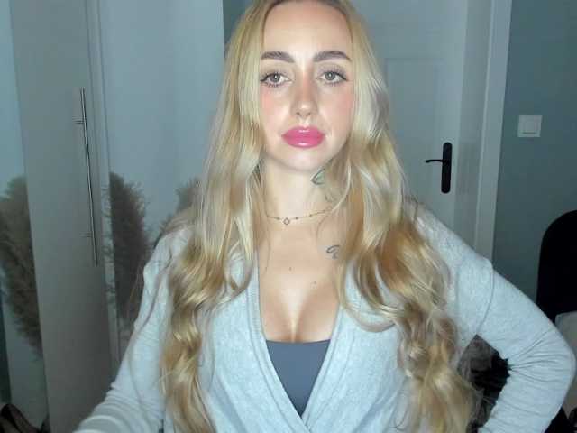 SEXYcoralie live cam