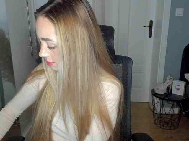 SEXYcoralie webcam