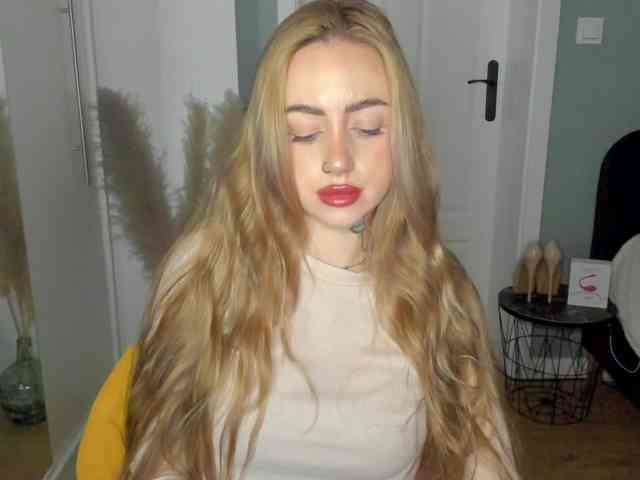 SEXYcoralie webcam
