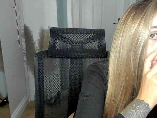 SEXYcoralie webcam