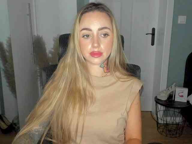 SEXYcoralie webcam