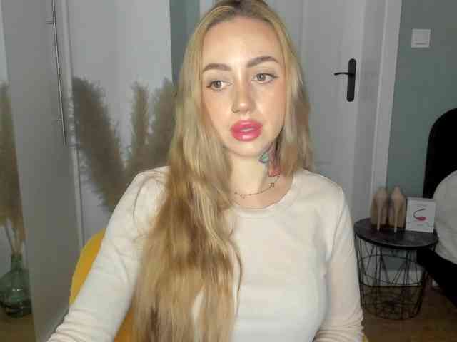 SEXYcoralie webcam