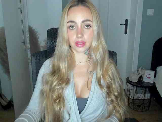 SEXYcoralie webcam