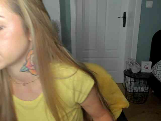 SEXYcoralie webcam