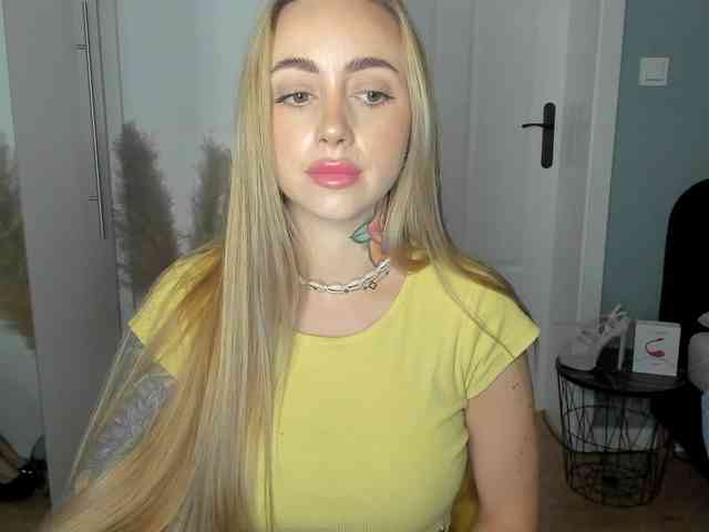 SEXYcoralie webcam