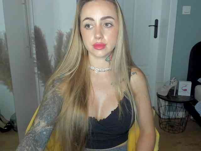 SEXYcoralie Live Webcam on BongaCams