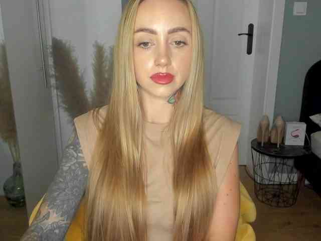SEXYcoralie webcam