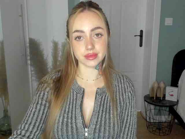 SEXYcoralie webcam