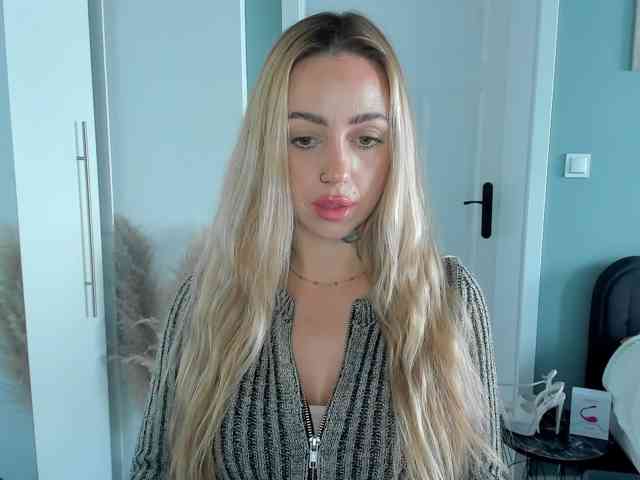 SEXYcoralie webcam