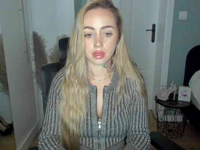 SEXYcoralie webcam