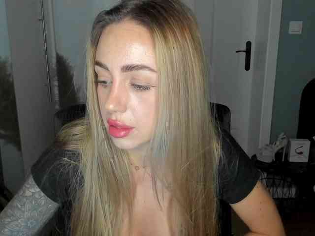 SEXYcoralie webcam