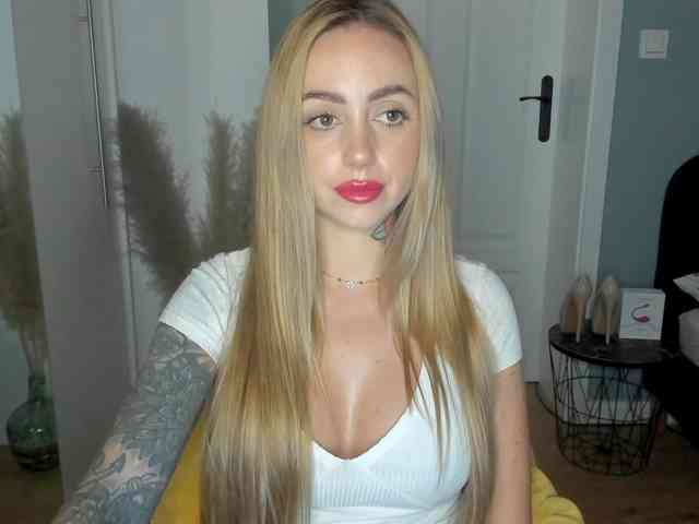 SEXYcoralie webcam