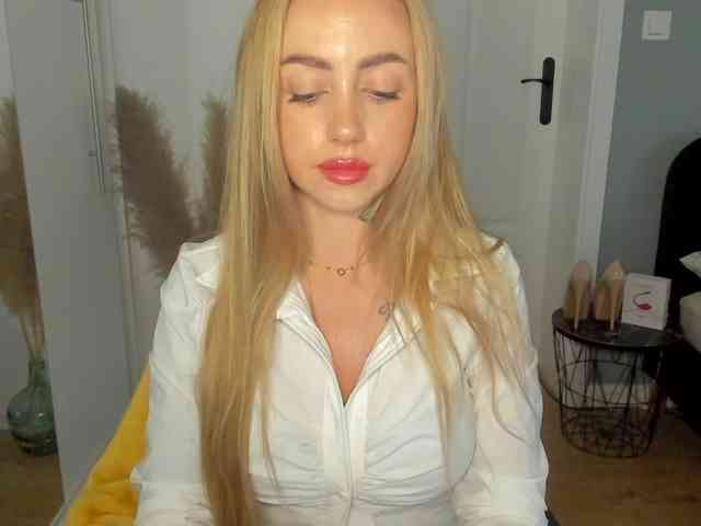 SEXYcoralie webcam
