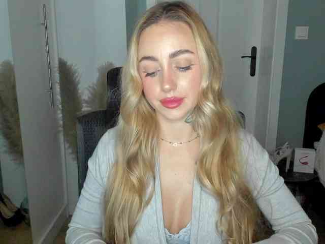 SEXYcoralie webcam