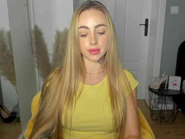 SEXYcoralie webcam