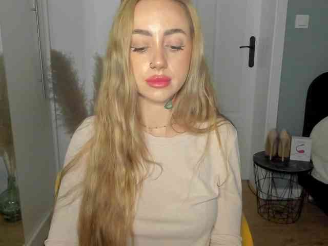 SEXYcoralie webcam