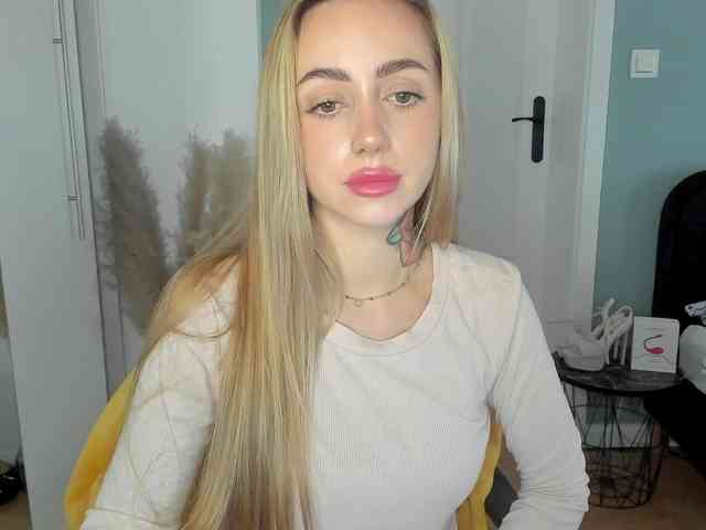 SEXYcoralie webcam