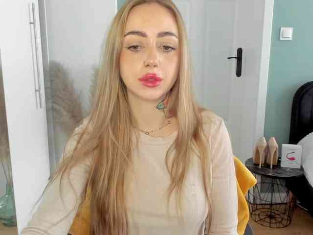 SEXYcoralie webcam