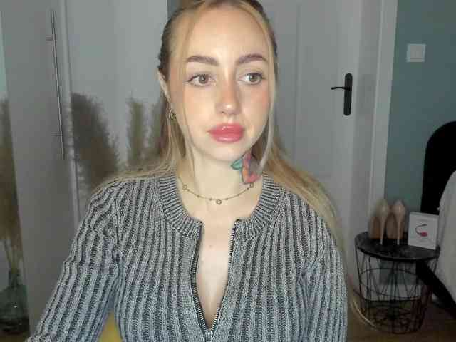 SEXYcoralie webcam