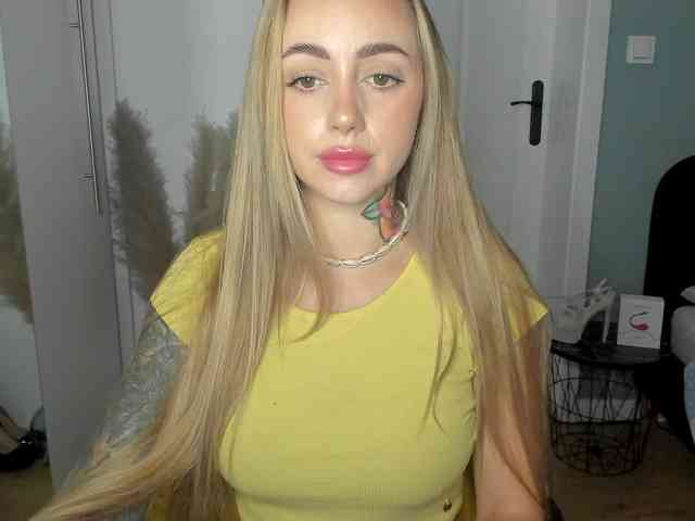 SEXYcoralie webcam