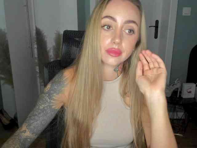 SEXYcoralie webcam