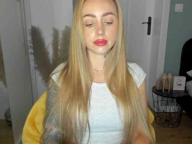 SEXYcoralie webcam