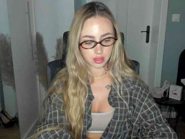 SEXYcoralie webcam