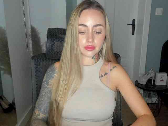 SEXYcoralie webcam
