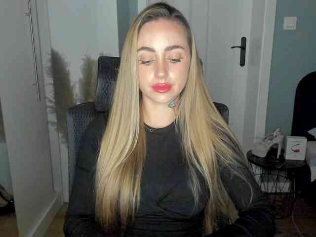 SEXYcoralie webcam