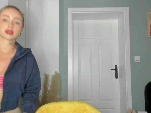 SEXYcoralie webcam