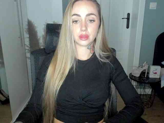 SEXYcoralie webcam