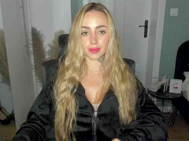 SEXYcoralie webcam