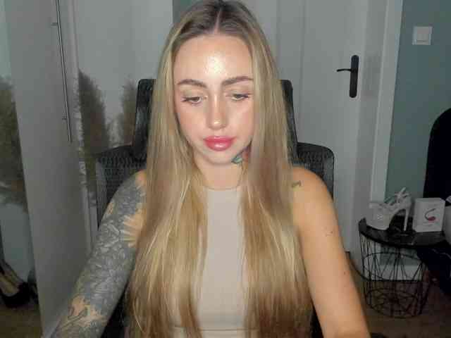 SEXYcoralie webcam