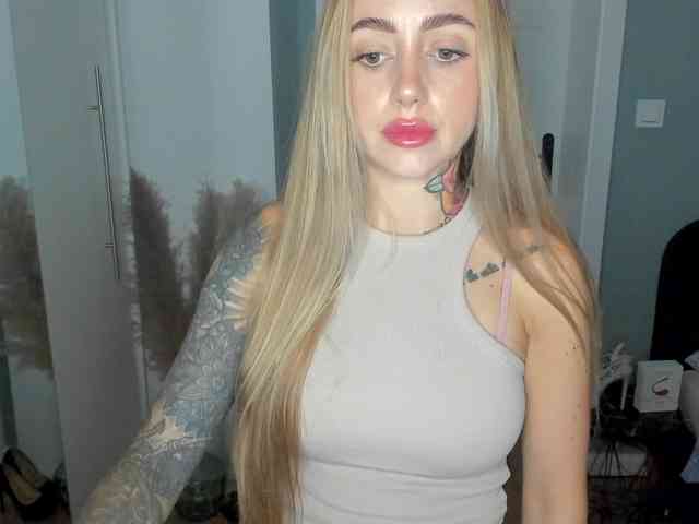 SEXYcoralie webcam