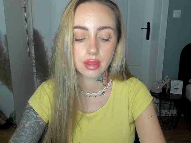 SEXYcoralie webcam