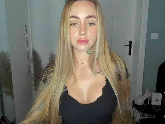 SEXYcoralie Live Webcam on BongaCams