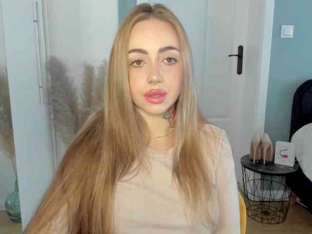SEXYcoralie webcam