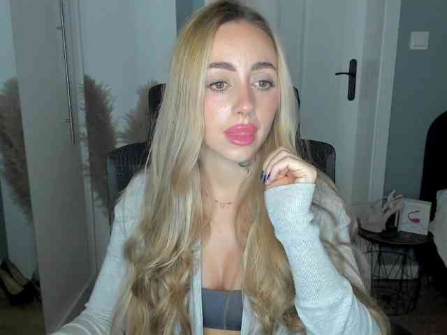 SEXYcoralie webcam